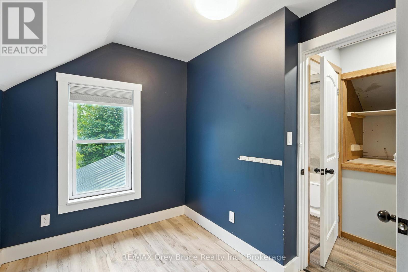 Photo 3 of 1857 6th Avenue E, Owen Sound ON