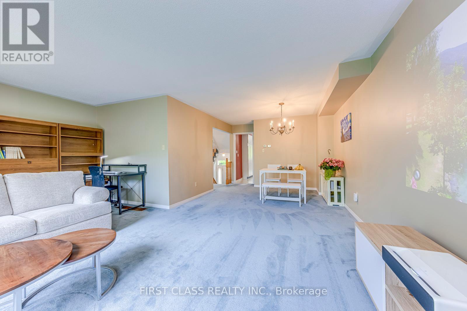 Photo 1 of 26 2051 Merchants Gate, Oakville ON