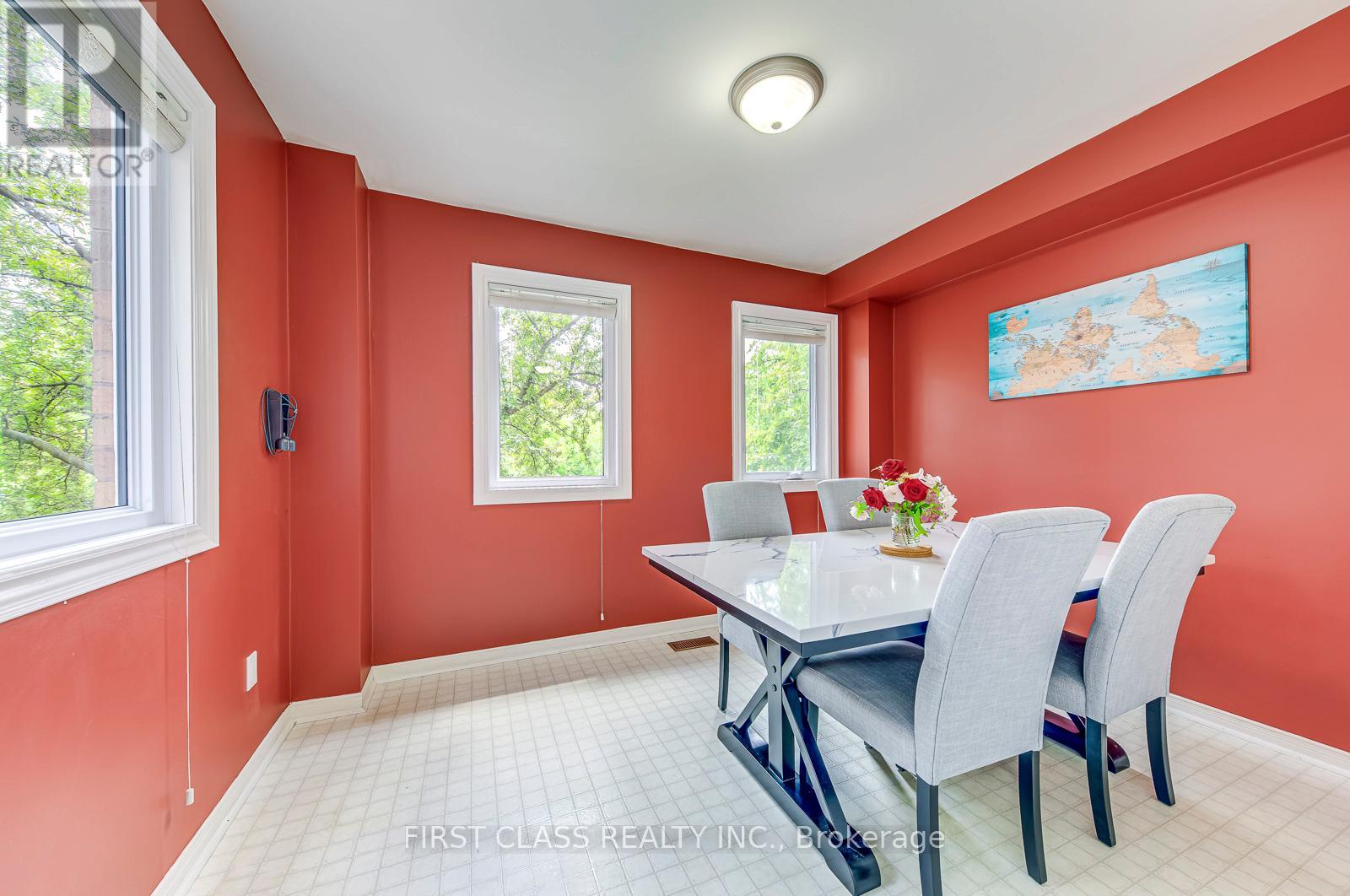 Photo 5 of 26 2051 Merchants Gate, Oakville ON