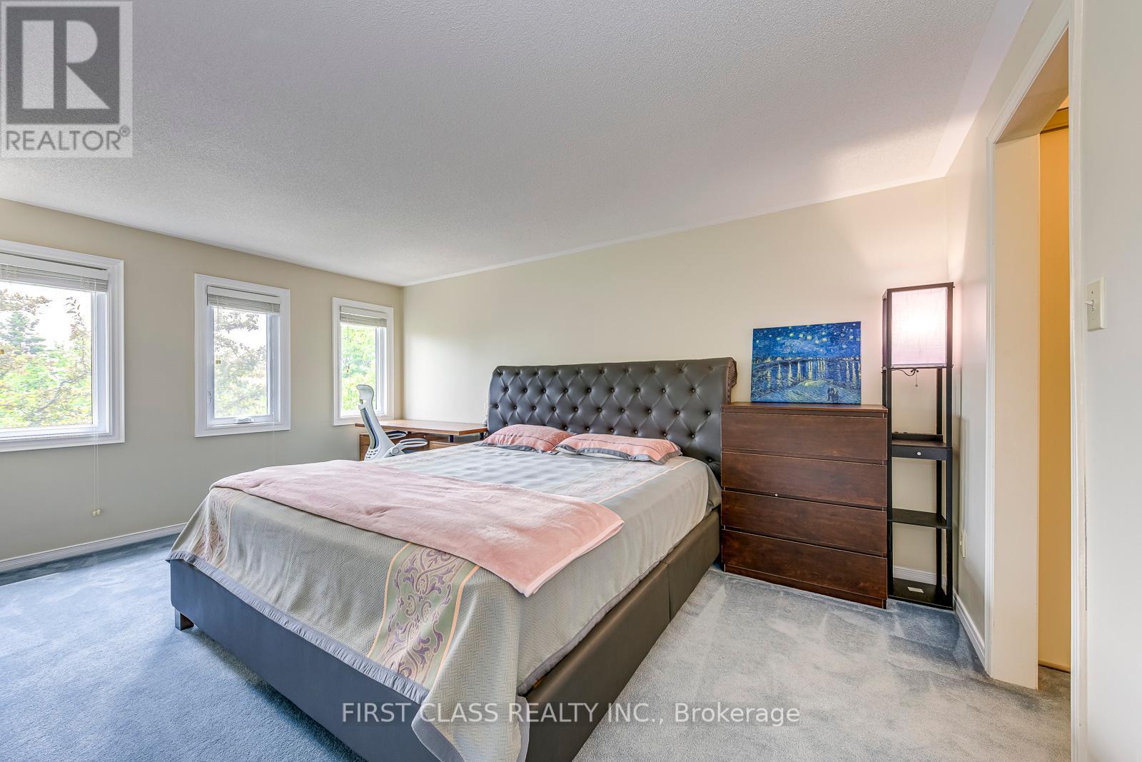 Photo 14 of 26 2051 Merchants Gate, Oakville ON