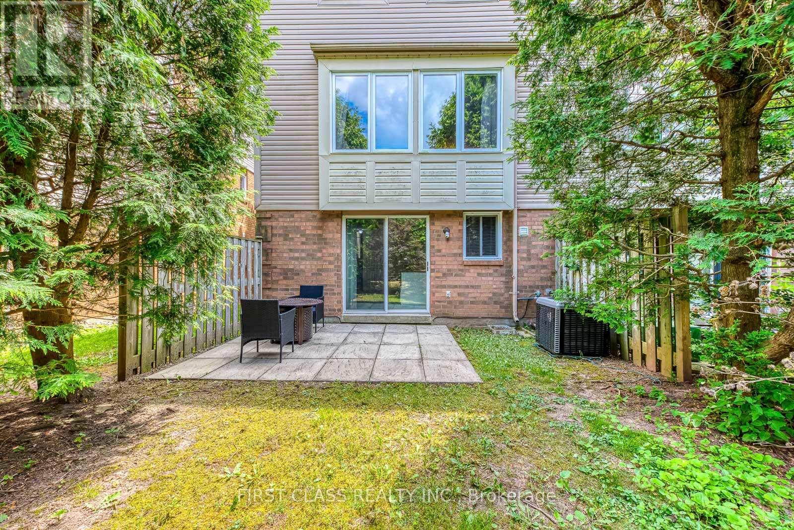 Photo 11 of 26 2051 Merchants Gate, Oakville ON