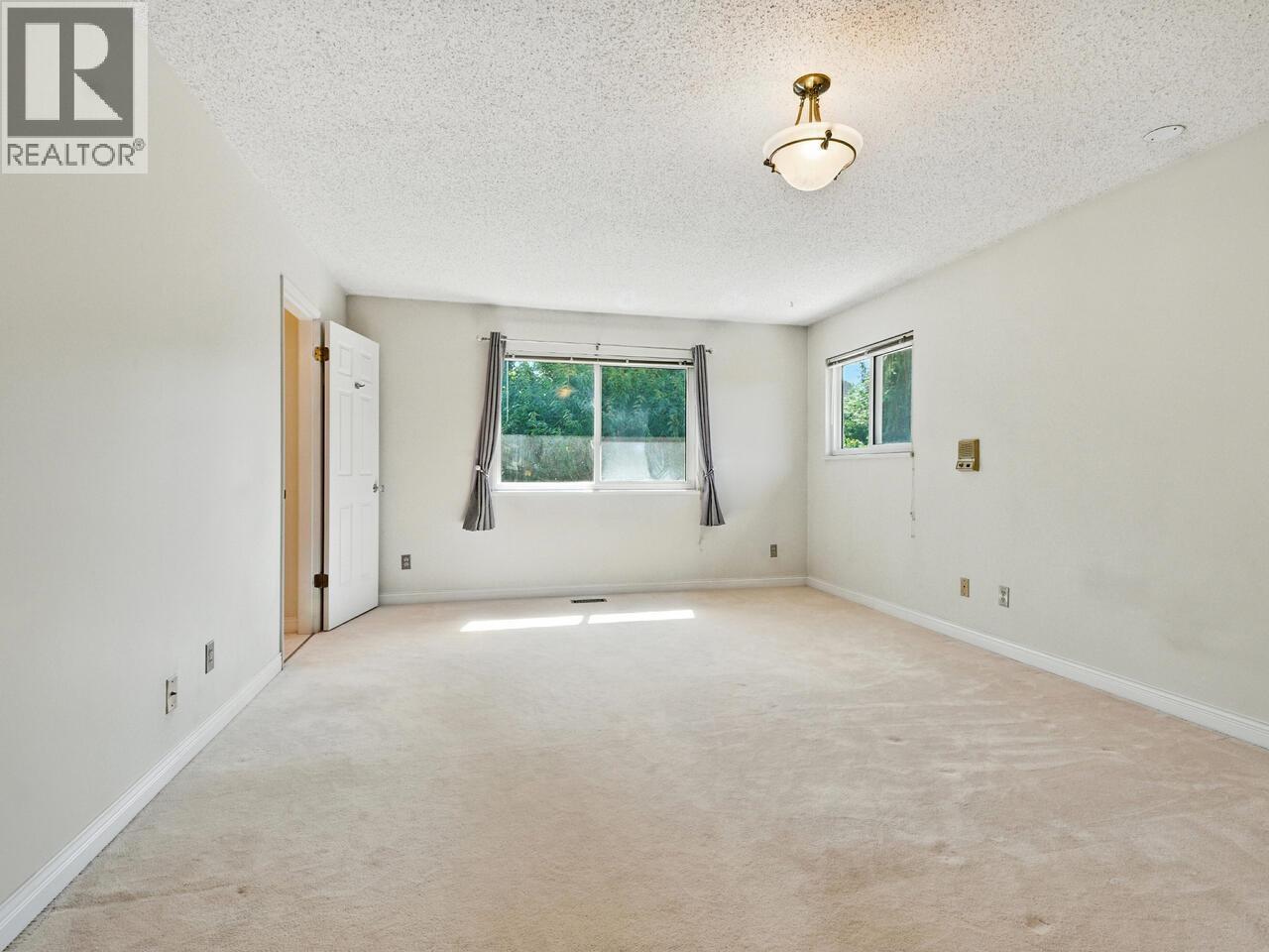 Photo 5 of 7080 Kimberley Drive, Richmond BC