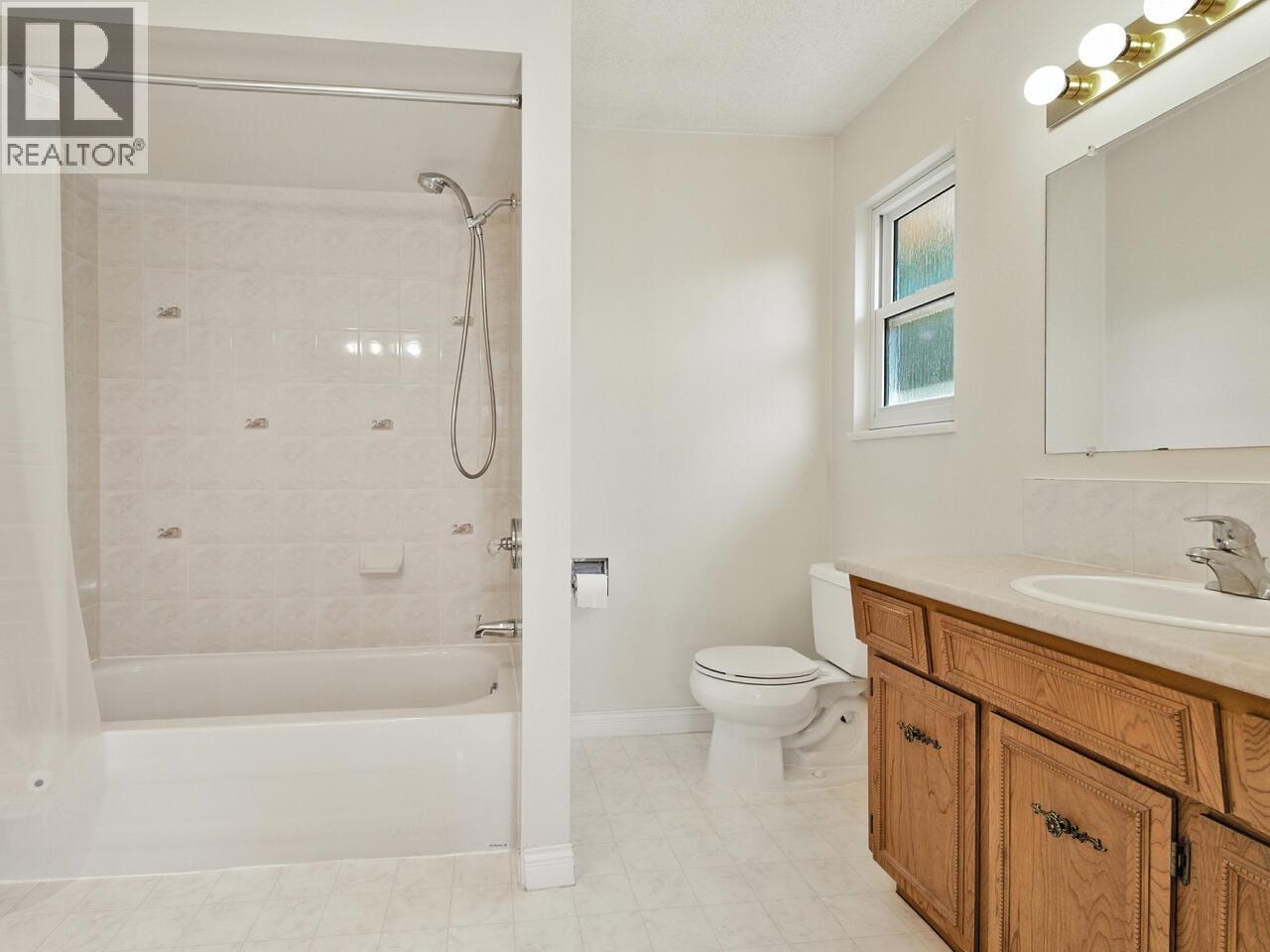 Photo 8 of 7080 Kimberley Drive, Richmond BC