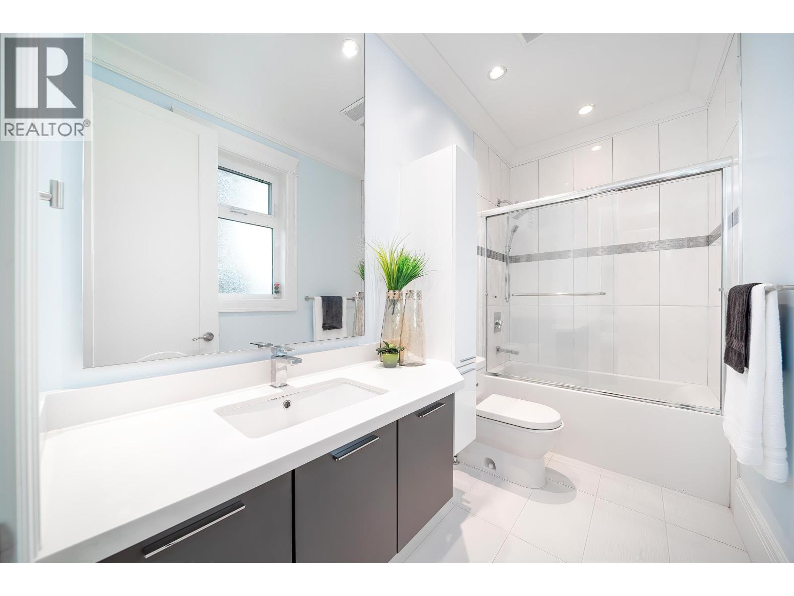 Photo 18 of 7673 Dampier Drive, Richmond BC