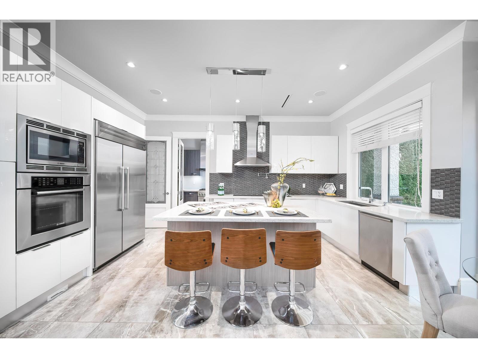 Photo 6 of 7673 Dampier Drive, Richmond BC
