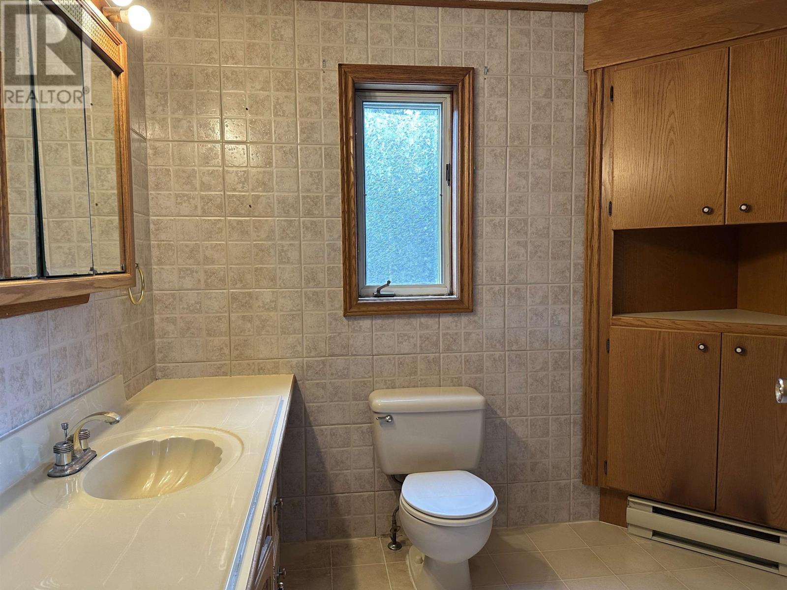 Photo 5 of 100 Centennial Dr, Schreiber ON