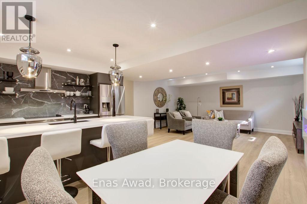 Photo 15 of 164 Maurice Drive, Oakville ON