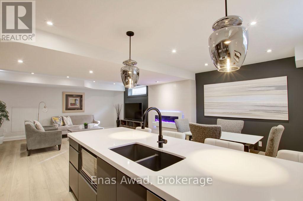 Photo 22 of 164 Maurice Drive, Oakville ON