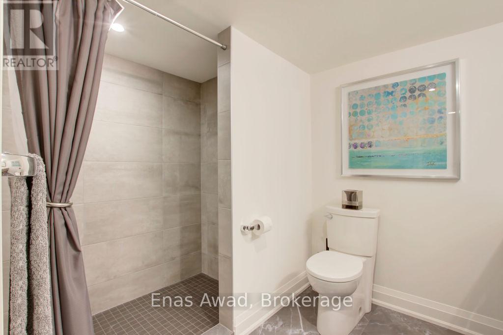 Photo 31 of 164 Maurice Drive, Oakville ON