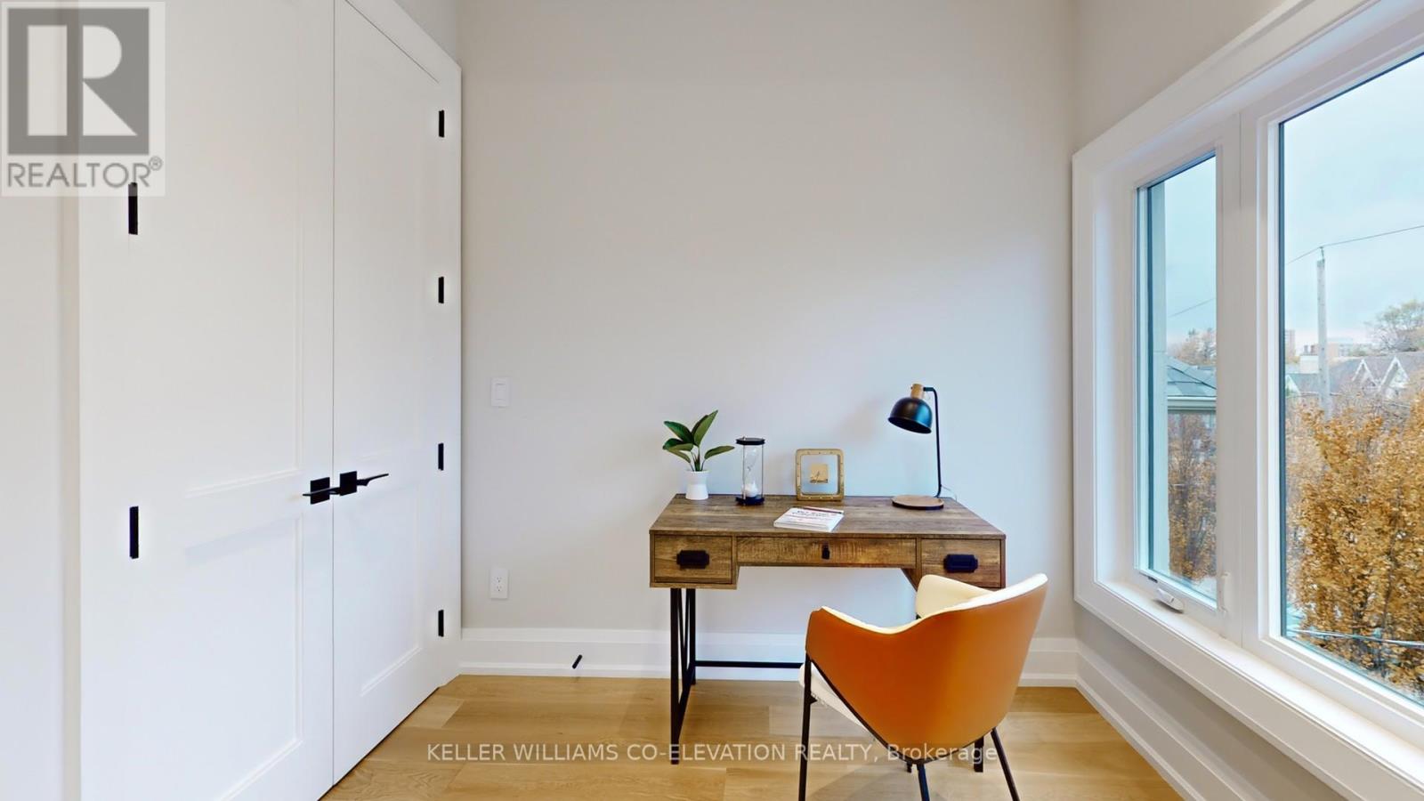 Photo 26 of 127 Joicey Boulevard, Toronto ON