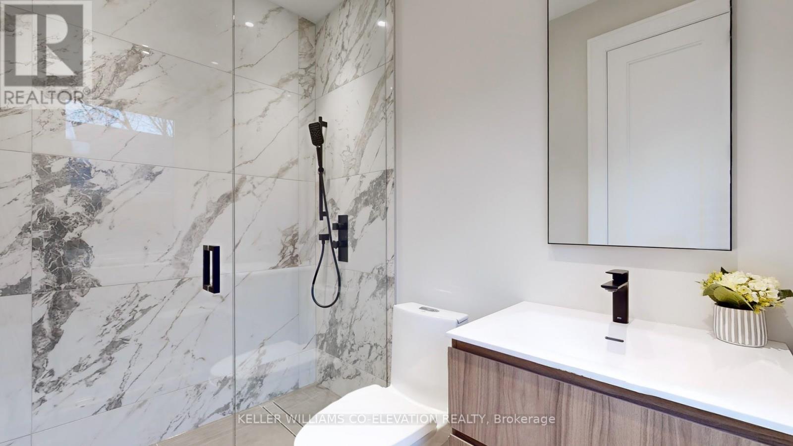 Photo 44 of 127 Joicey Boulevard, Toronto ON