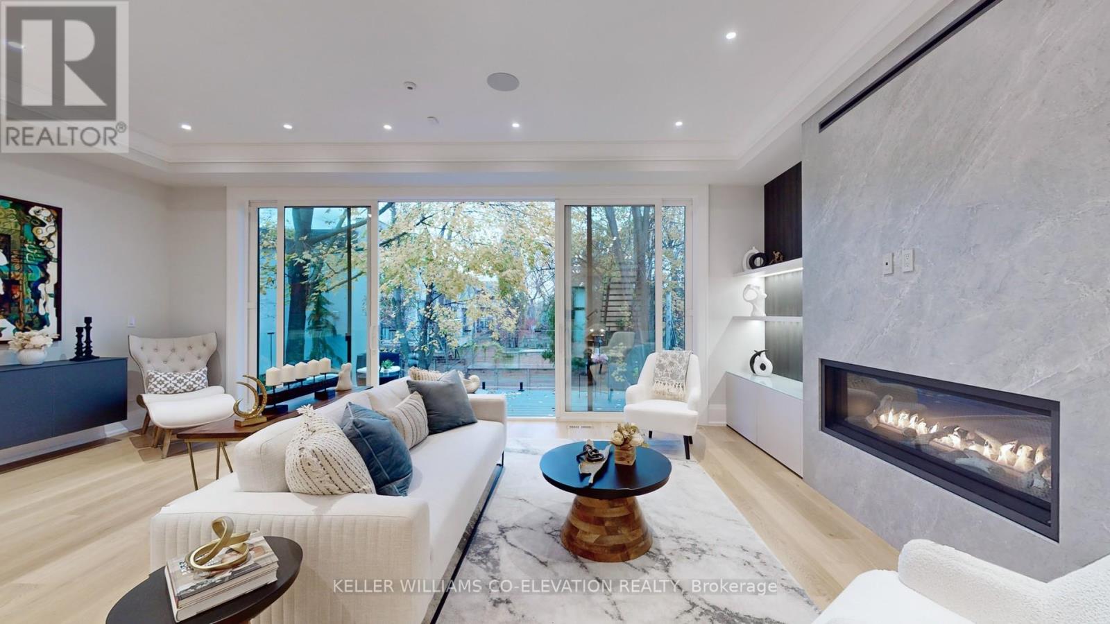 Photo 32 of 127 Joicey Boulevard, Toronto ON