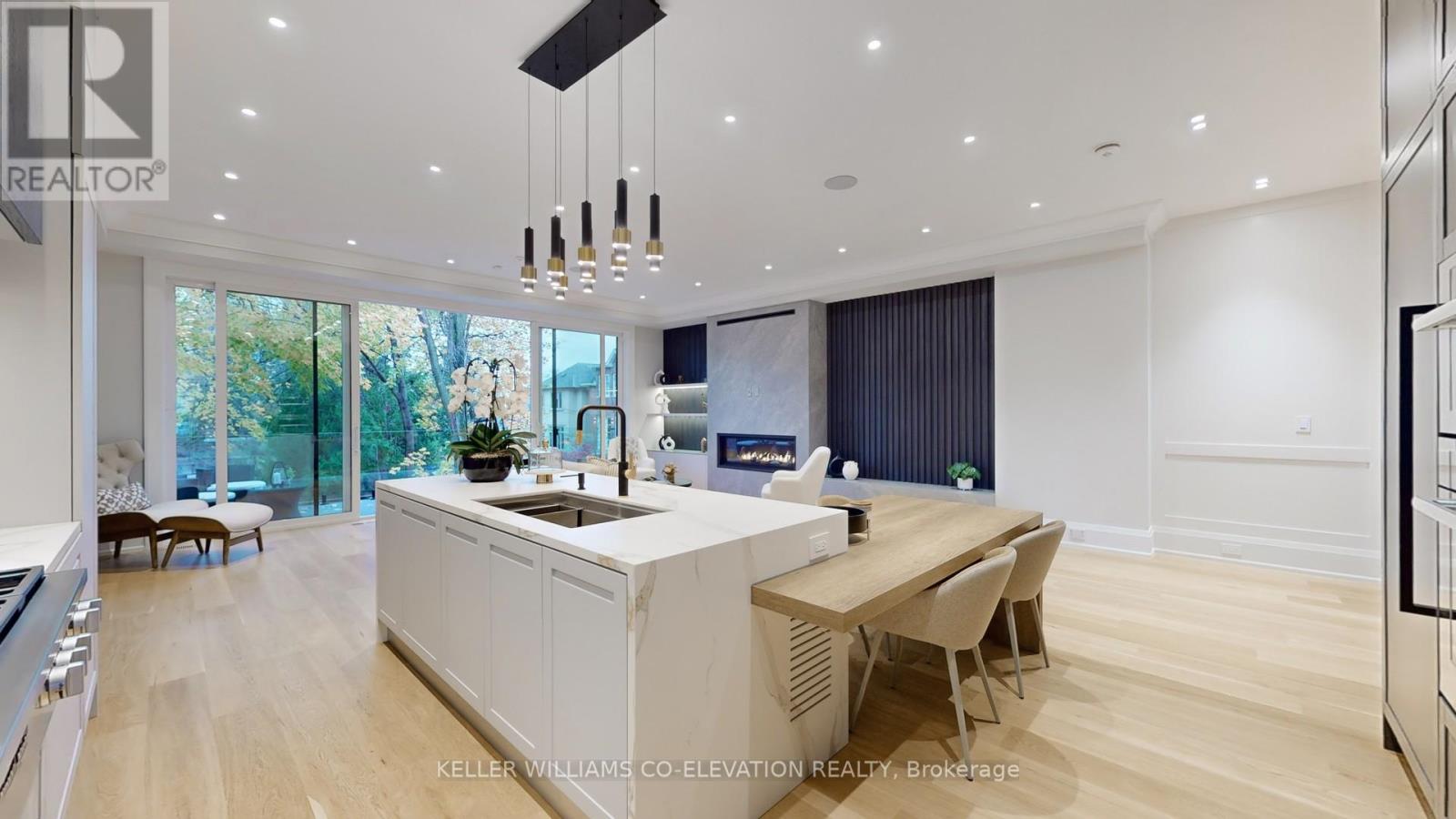 Photo 21 of 127 Joicey Boulevard, Toronto ON