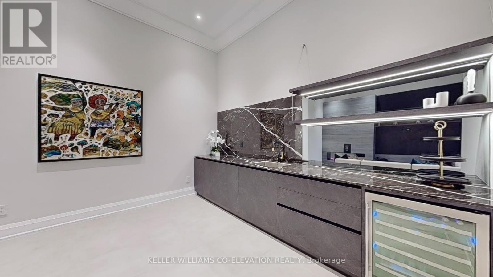 Photo 37 of 127 Joicey Boulevard, Toronto ON