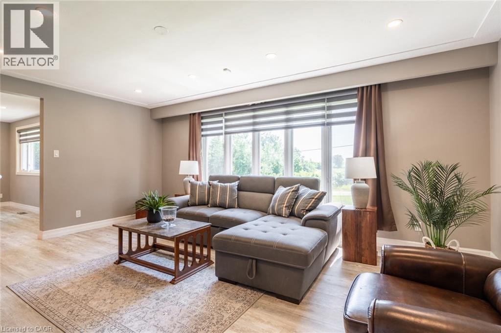 Photo 26 of 2172 Centre Road, Hamilton ON