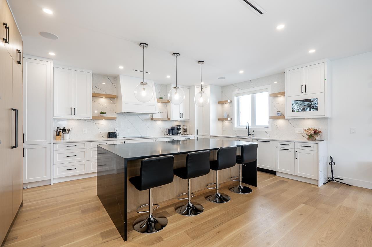 Photo 10 of 13511 Marine Drive, Surrey BC