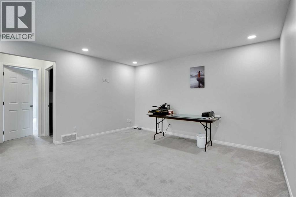 Photo 12 of 155 Savanna Way Ne, Calgary AB