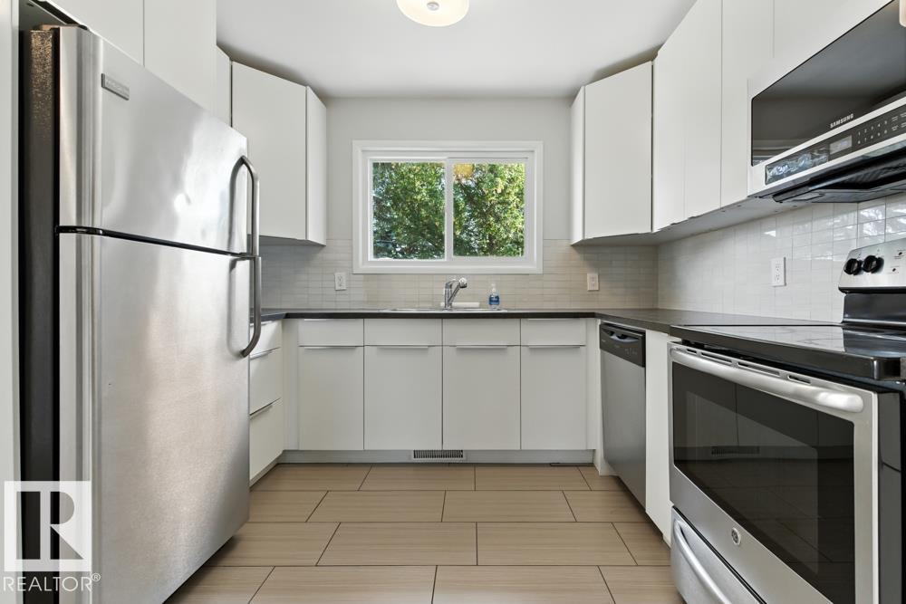 Photo 34 of 9623 52 St Nw, Edmonton AB