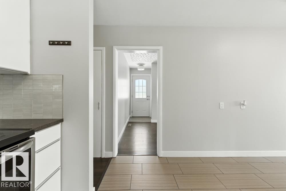 Photo 3 of 9623 52 St Nw, Edmonton AB