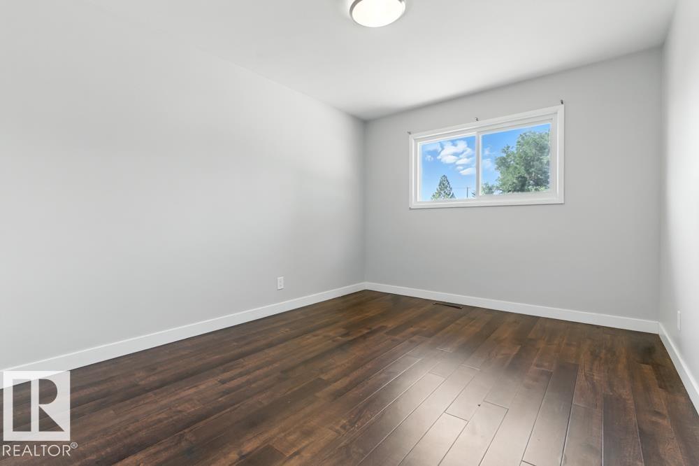 Photo 40 of 9623 52 St Nw, Edmonton AB