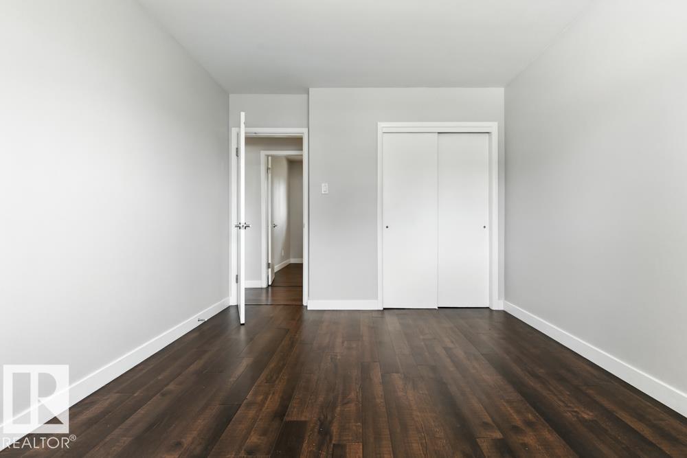 Photo 5 of 9623 52 St Nw, Edmonton AB