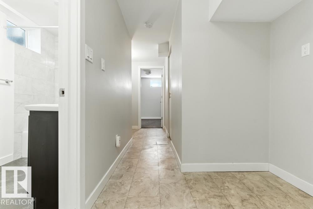 Photo 28 of 9623 52 St Nw, Edmonton AB
