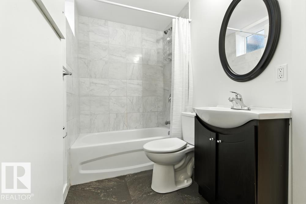 Photo 10 of 9623 52 St Nw, Edmonton AB