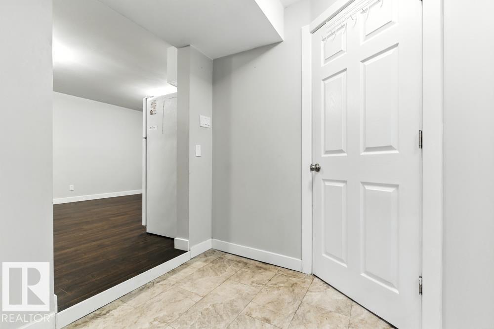 Photo 14 of 9623 52 St Nw, Edmonton AB