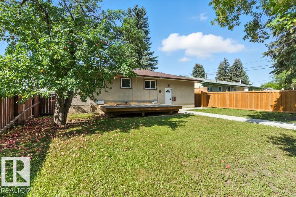 Photo 19 of 9623 52 St Nw, Edmonton AB