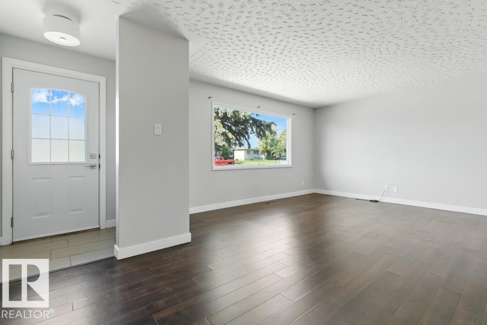 Photo 33 of 9623 52 St Nw, Edmonton AB