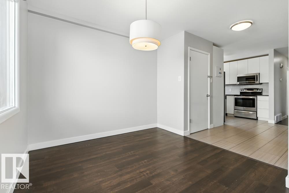 Photo 36 of 9623 52 St Nw, Edmonton AB