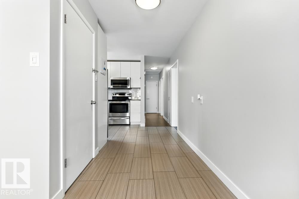Photo 18 of 9623 52 St Nw, Edmonton AB