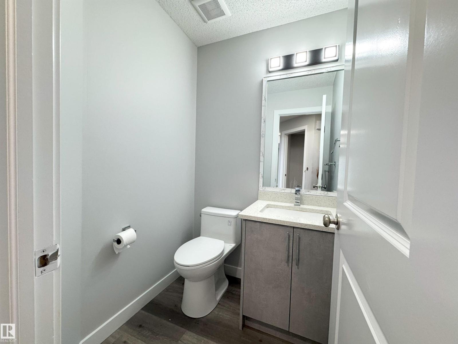 Photo 4 of 3415 25 St Nw, Edmonton AB