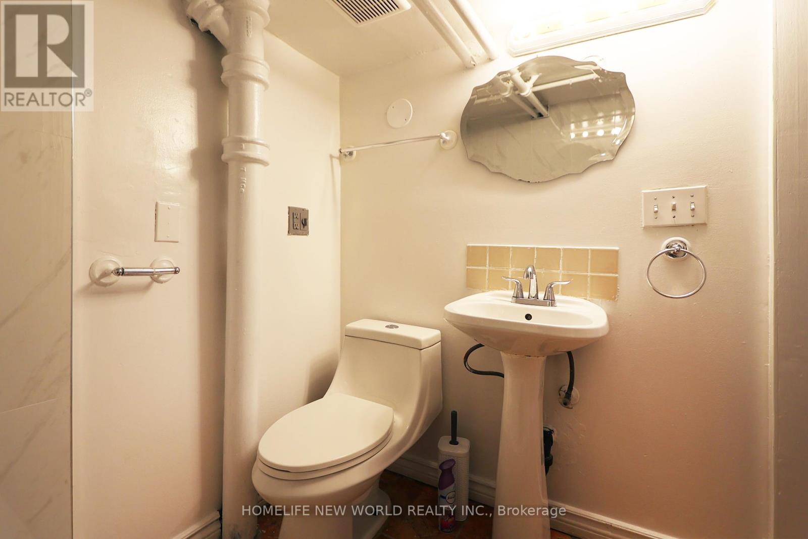 Photo 8 of Lower 609 Glenholme Avenue, Toronto ON