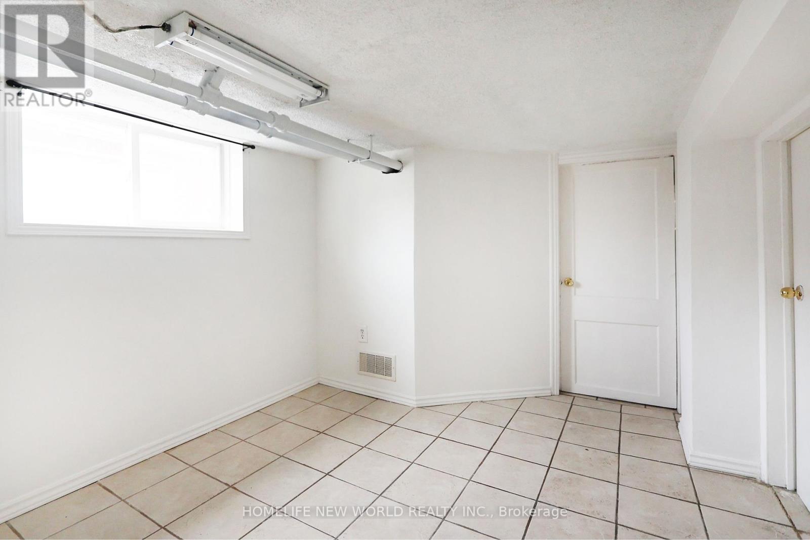 Photo 22 of Lower 609 Glenholme Avenue, Toronto ON