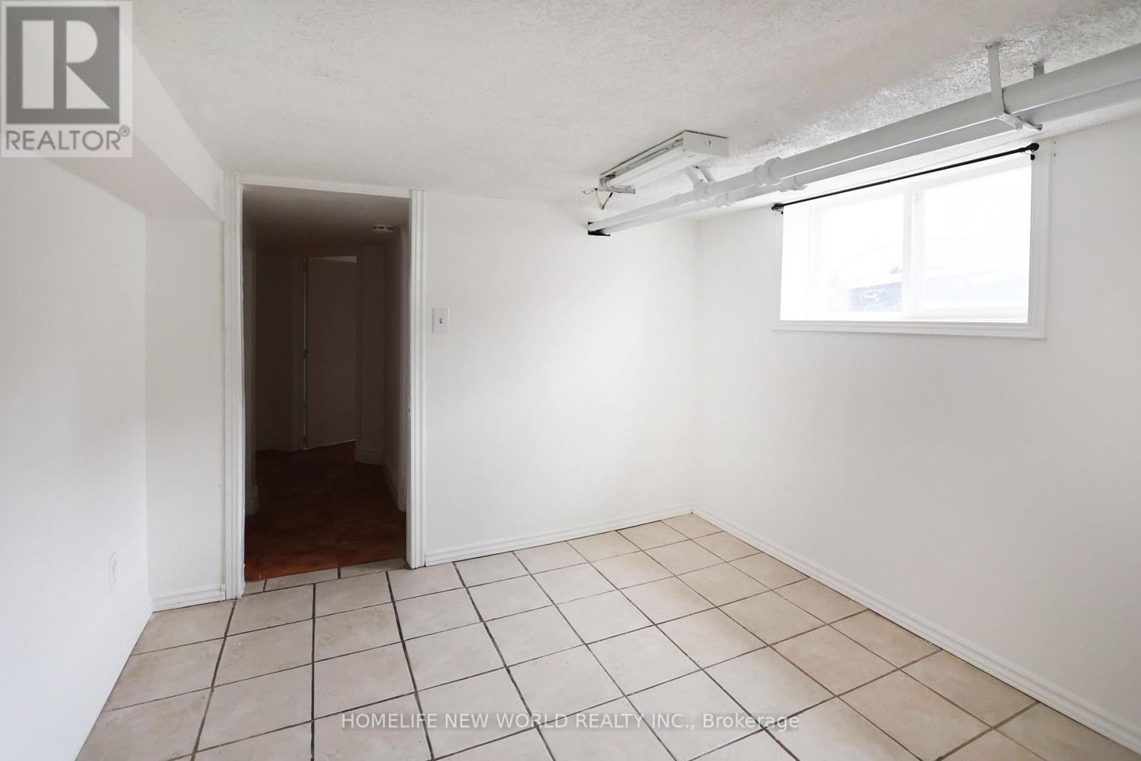 Photo 9 of Lower 609 Glenholme Avenue, Toronto ON
