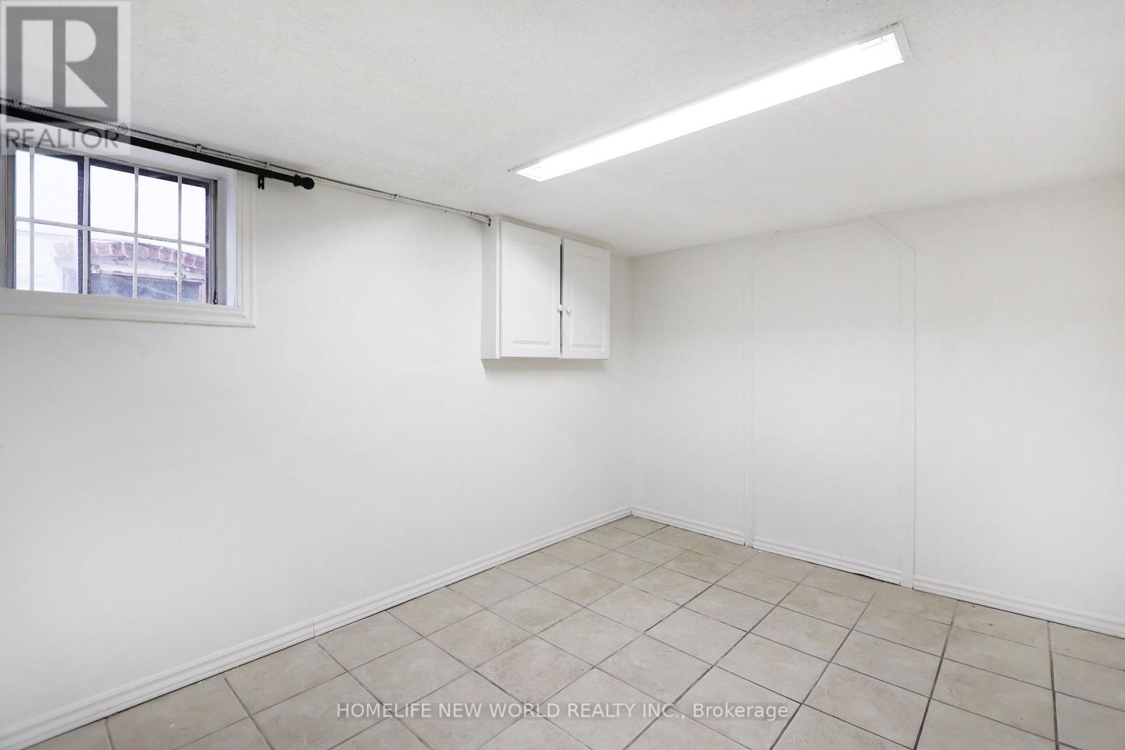 Photo 7 of Lower 609 Glenholme Avenue, Toronto ON