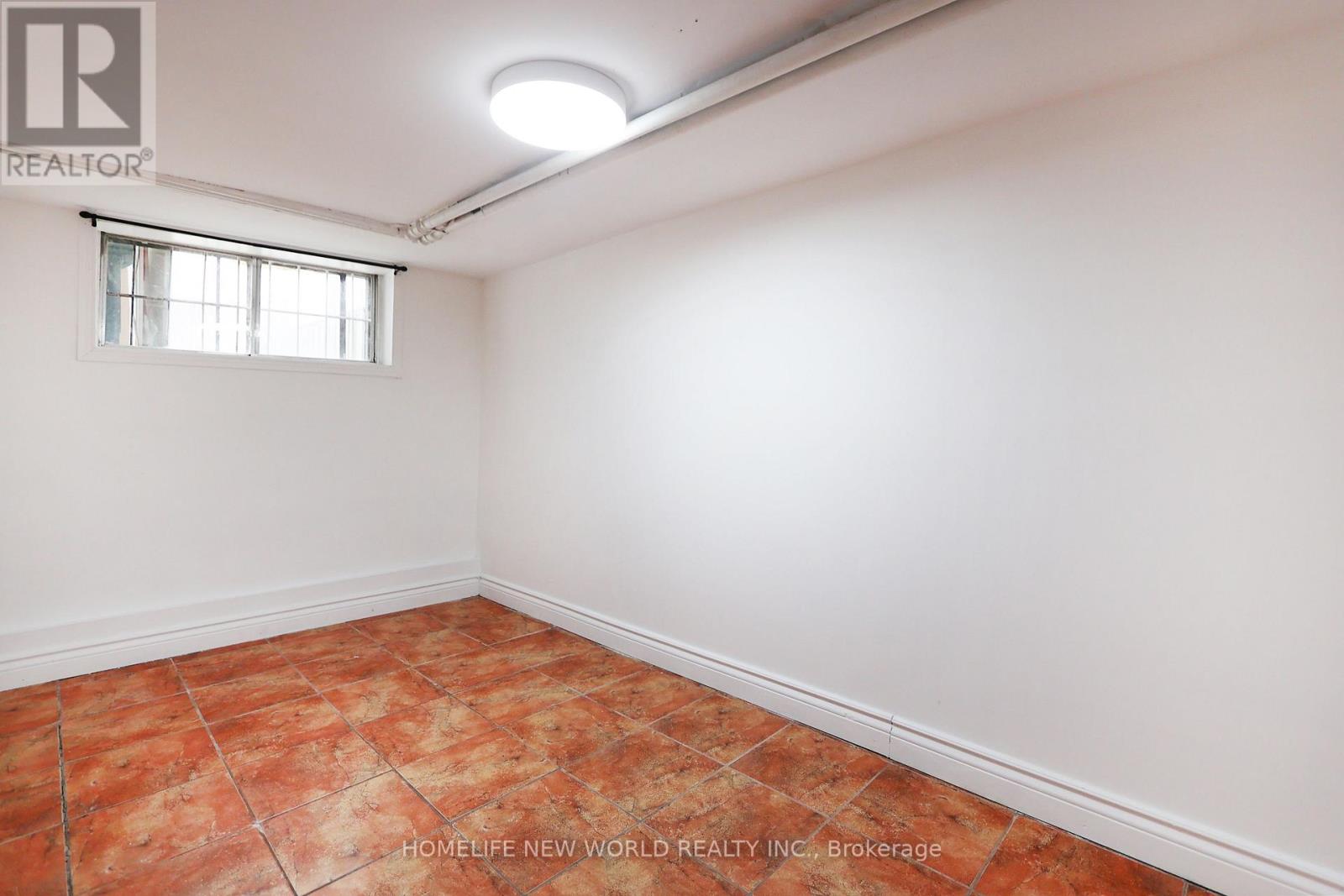 Photo 23 of Lower 609 Glenholme Avenue, Toronto ON
