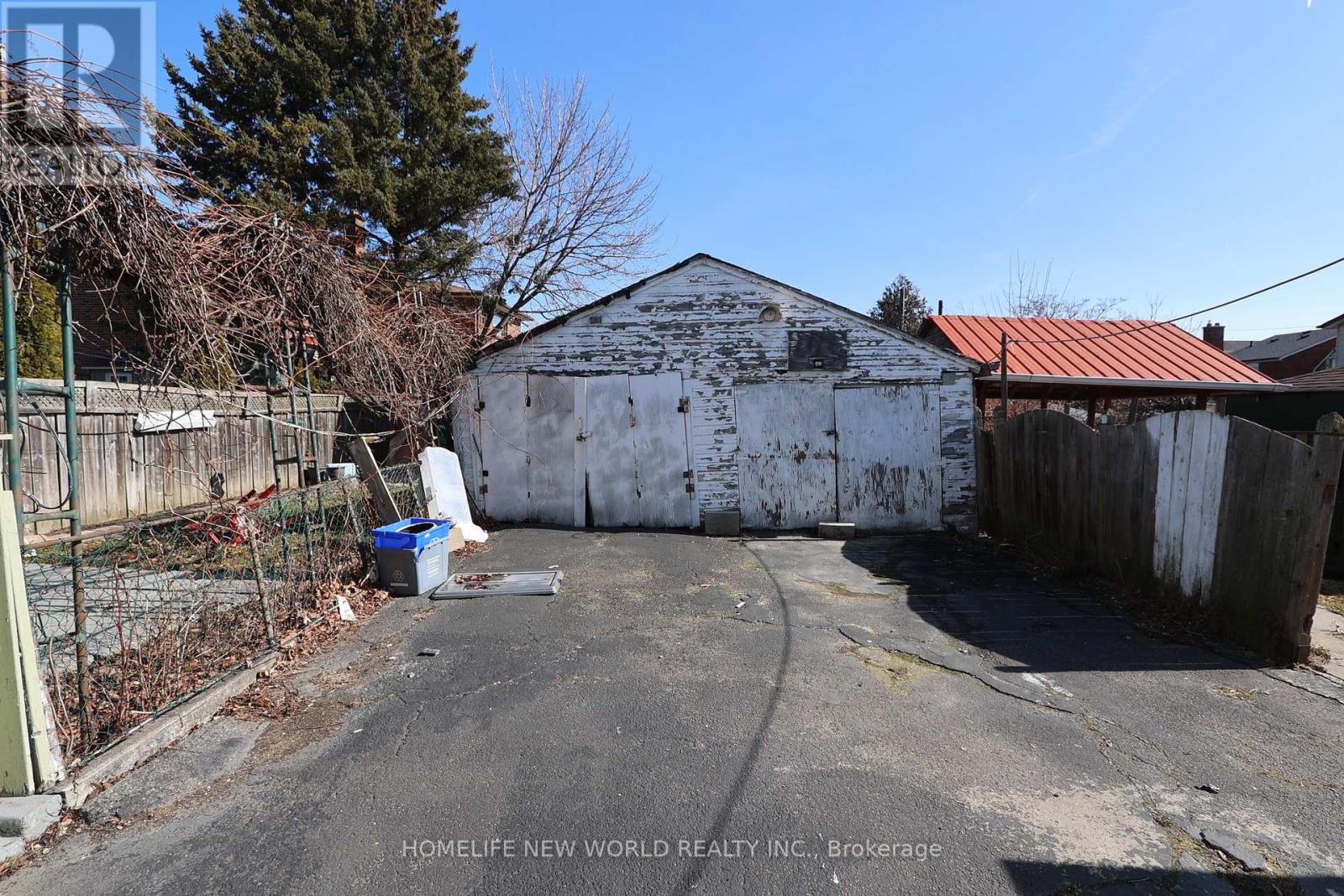 Photo 18 of Lower 609 Glenholme Avenue, Toronto ON