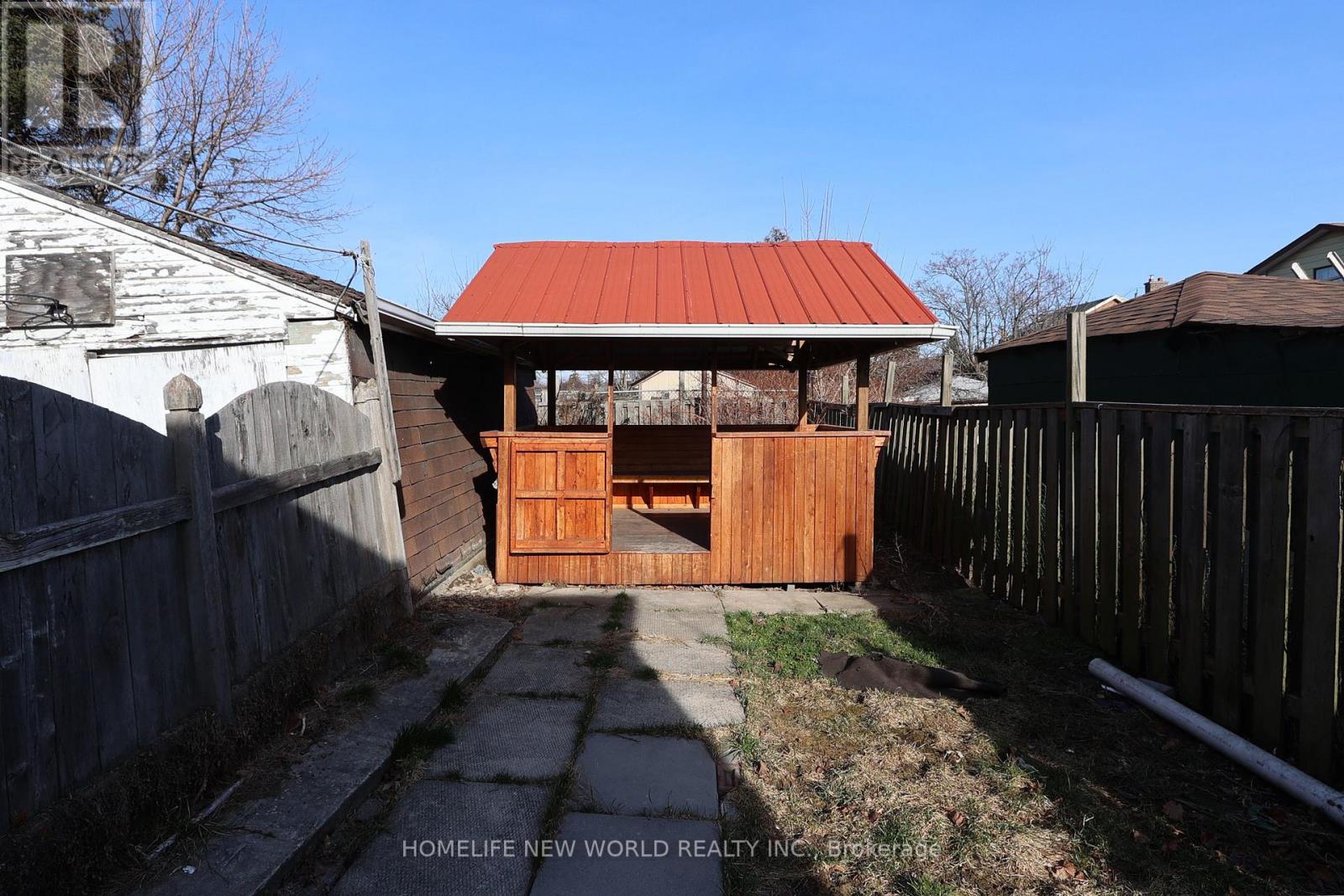 Photo 20 of Lower 609 Glenholme Avenue, Toronto ON