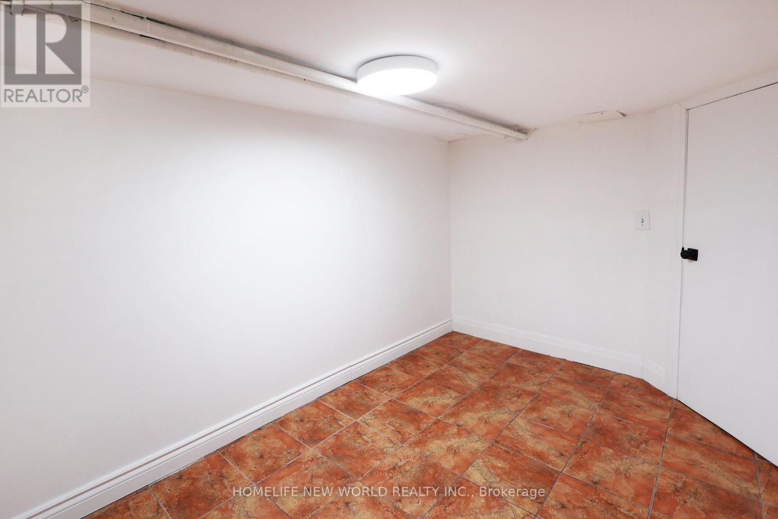 Photo 25 of Lower 609 Glenholme Avenue, Toronto ON