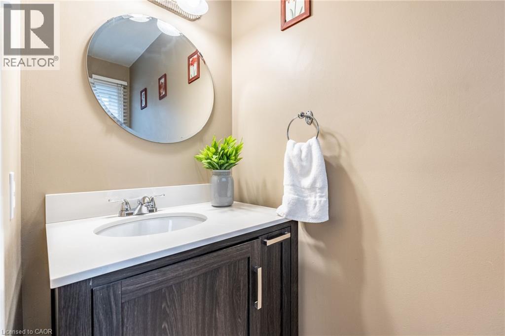 Photo 19 of 24 Vance Crescent, Waterdown ON