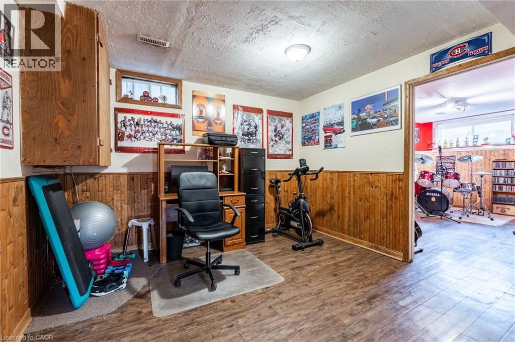 Photo 37 of 24 Vance Crescent, Waterdown ON