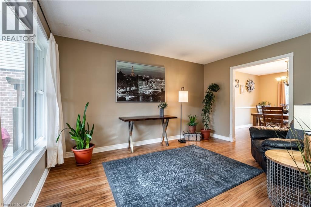 Photo 6 of 24 Vance Crescent, Waterdown ON