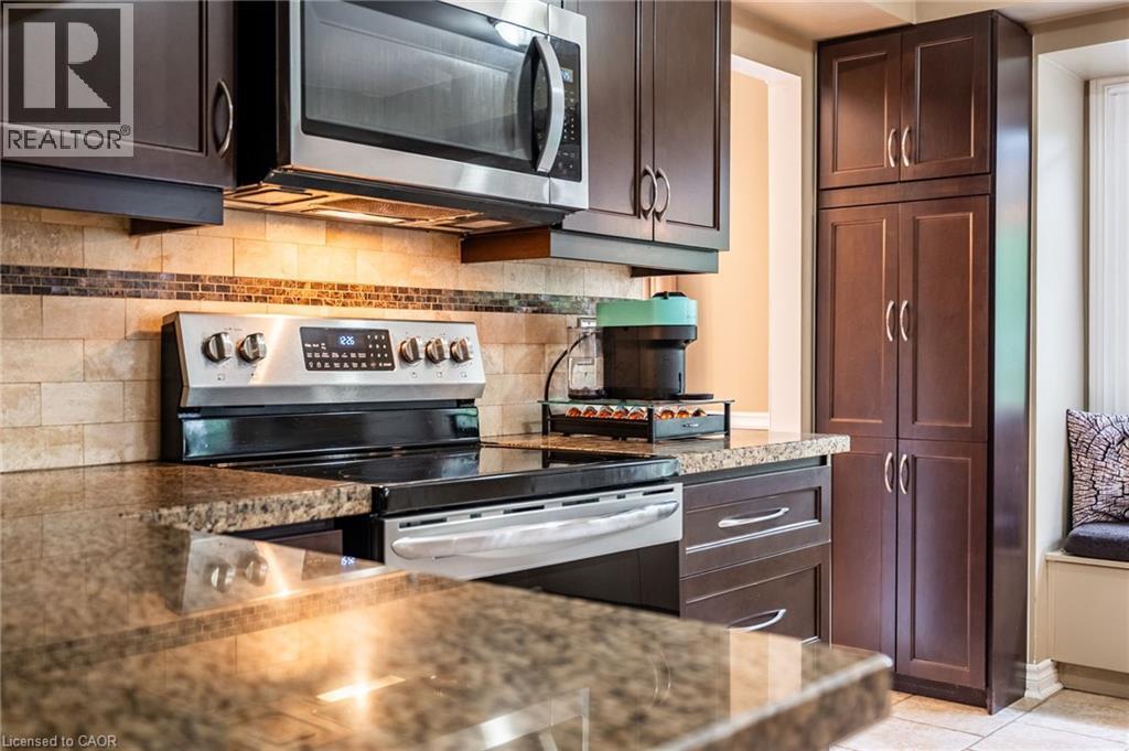 Photo 14 of 24 Vance Crescent, Waterdown ON