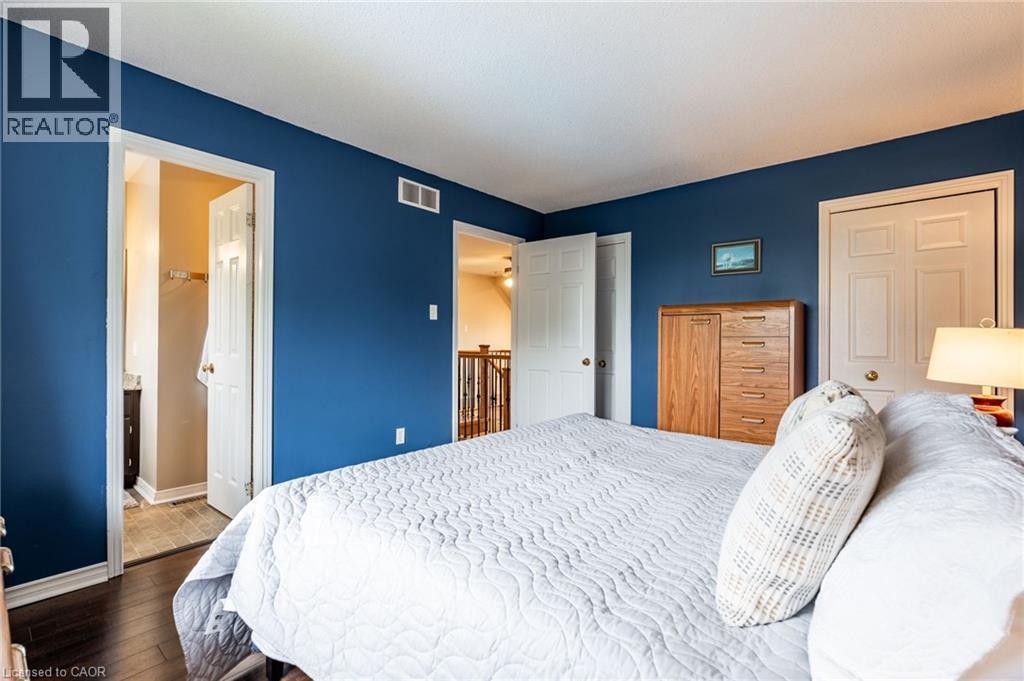 Photo 23 of 24 Vance Crescent, Waterdown ON