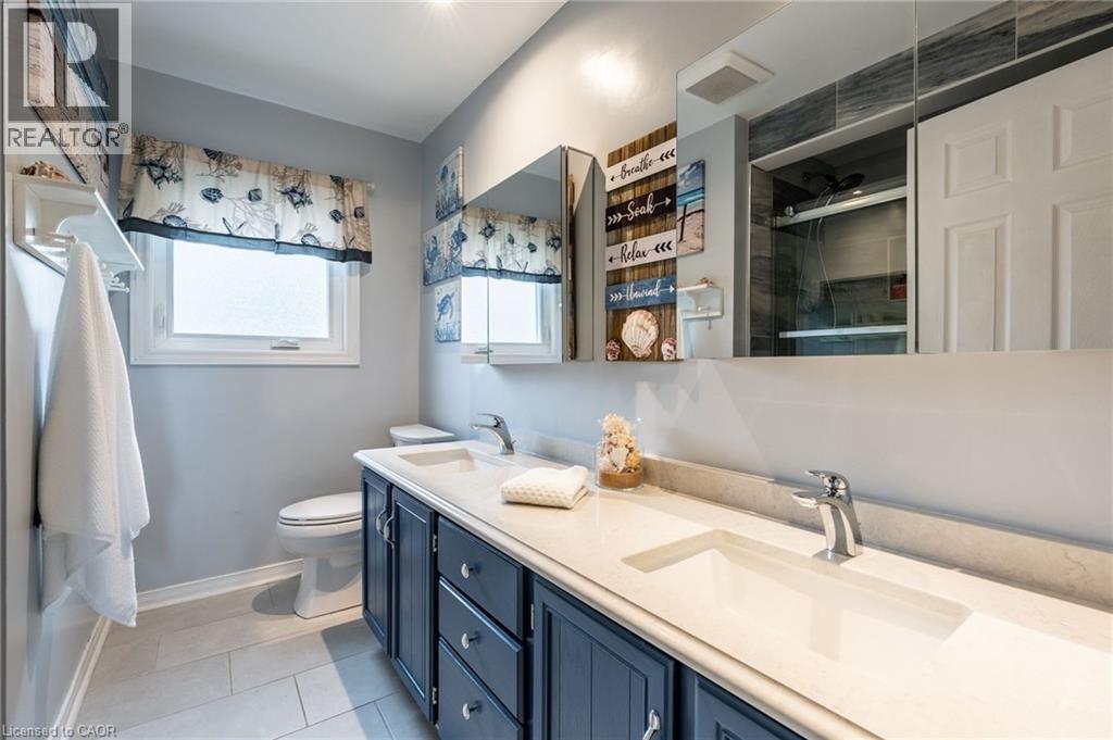 Photo 34 of 24 Vance Crescent, Waterdown ON