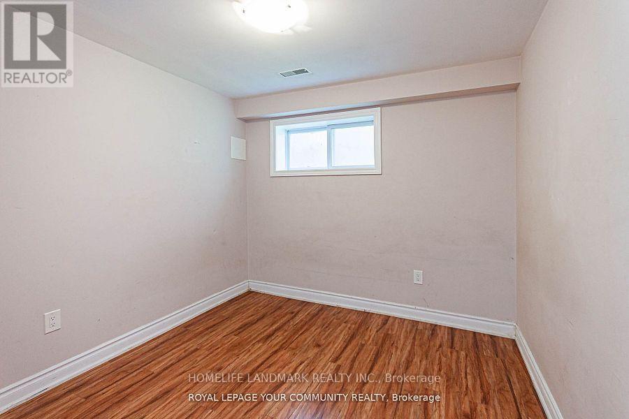 Photo 21 of 111 Deerwood Crescent, Richmond Hill ON