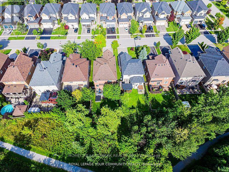 Photo 22 of 111 Deerwood Crescent, Richmond Hill ON