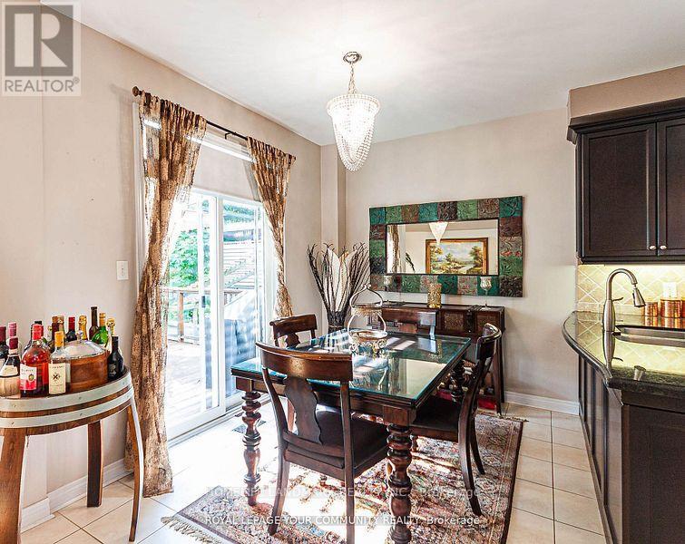 Photo 10 of 111 Deerwood Crescent, Richmond Hill ON